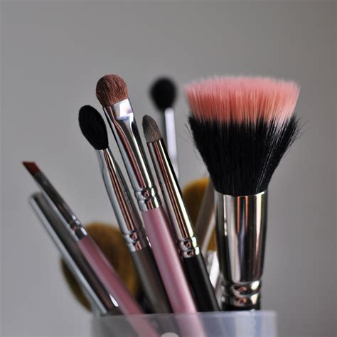 Makeup Brushes & Tools